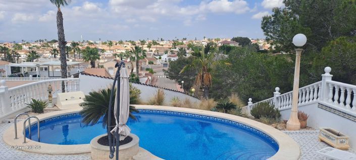 Image No.1-3 Bed Villa for sale