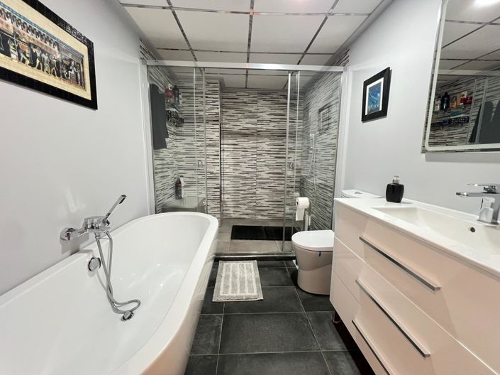 Image No.16-2 Bed Apartment for sale