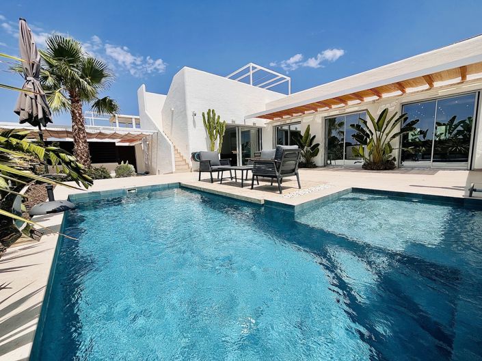 Image No.1-3 Bed Villa for sale