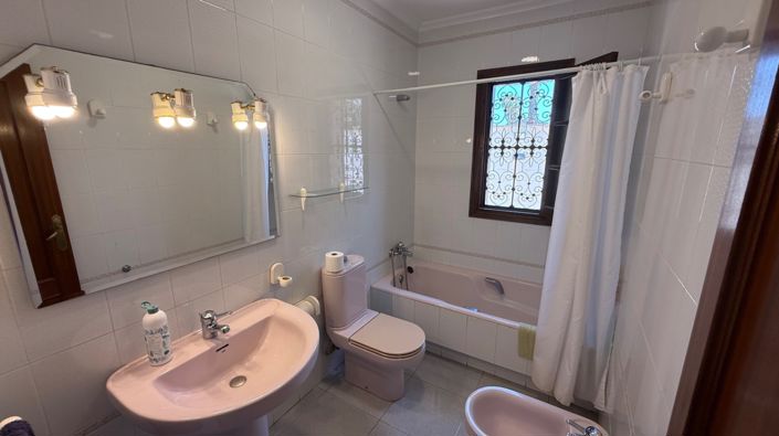 Image No.33-4 Bed Villa for sale