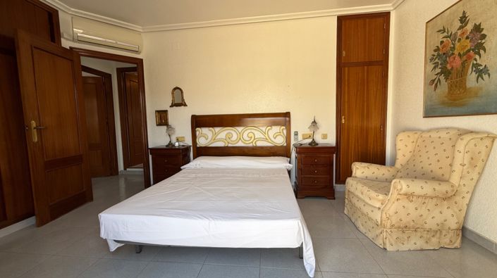 Image No.8-4 Bed Villa for sale