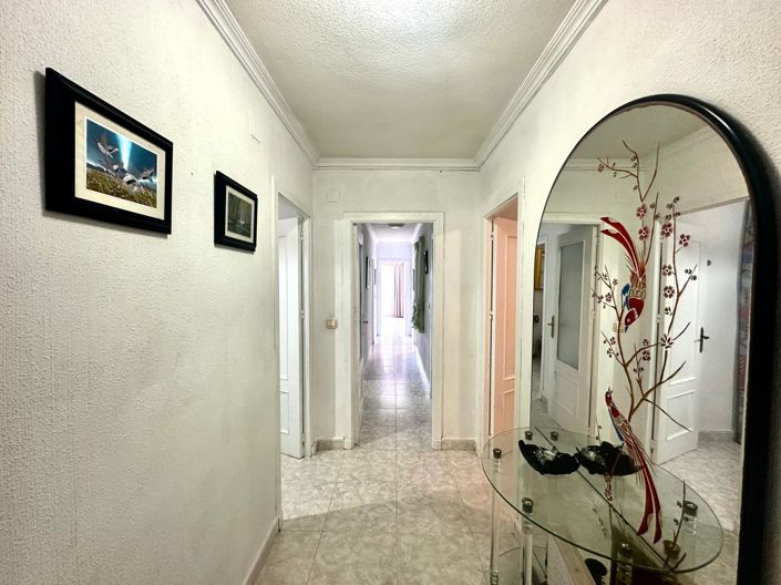 Image No.11-3 Bed House for sale