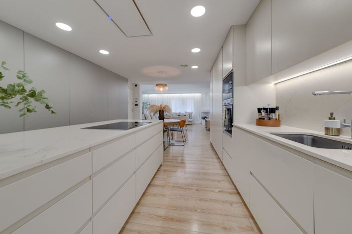 Image No.20-4 Bed Apartment for sale