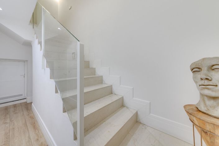 Image No.37-4 Bed Apartment for sale