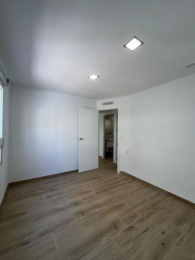 Image No.12-3 Bed Apartment for sale