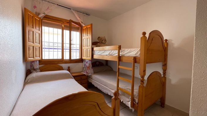 Image No.18-3 Bed Townhouse for sale