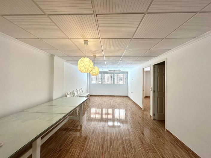 Image No.1-4 Bed Apartment for sale