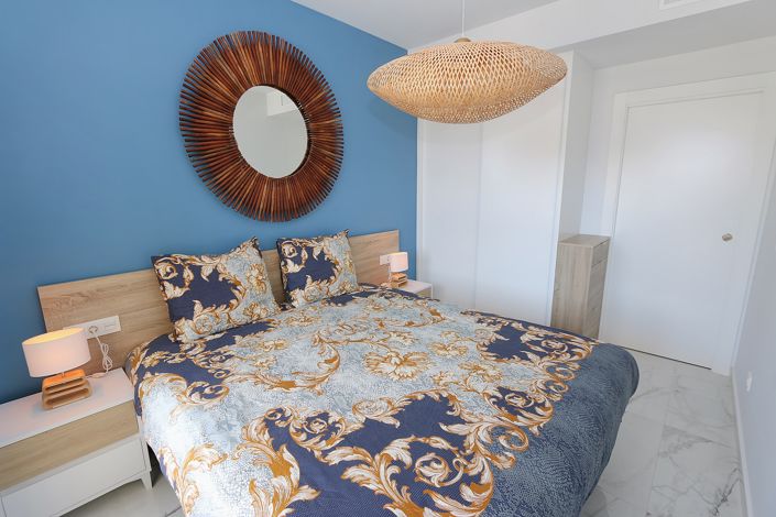 Image No.15-2 Bed Property for sale