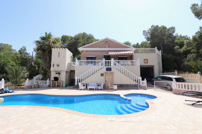 Image No.1-5 Bed House for sale