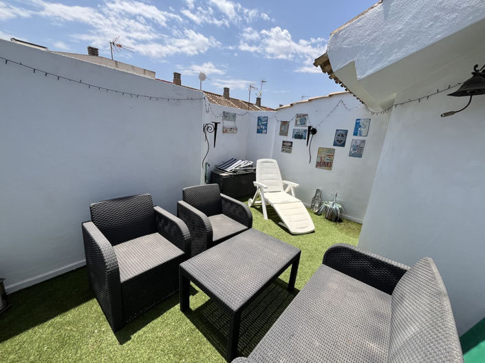 Image No.17-2 Bed House for sale