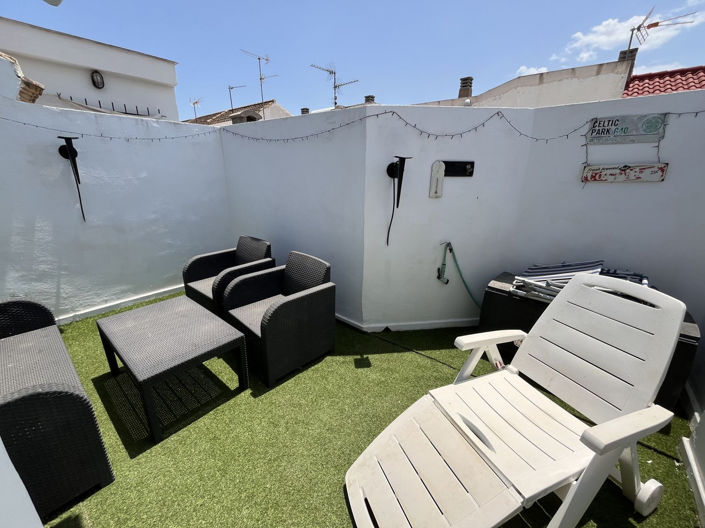 Image No.18-2 Bed House for sale