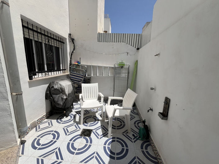 Image No.10-2 Bed House for sale