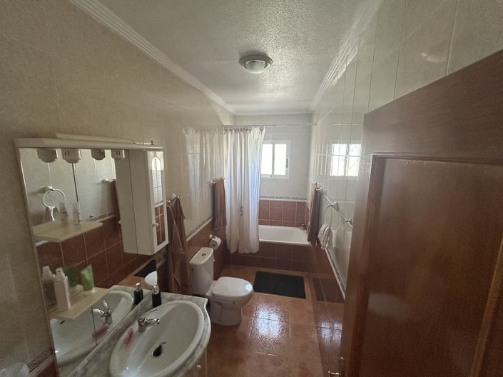 Image No.10-2 Bed Townhouse for sale