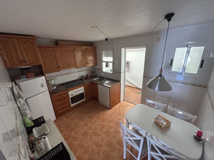 Image No.7-2 Bed Townhouse for sale