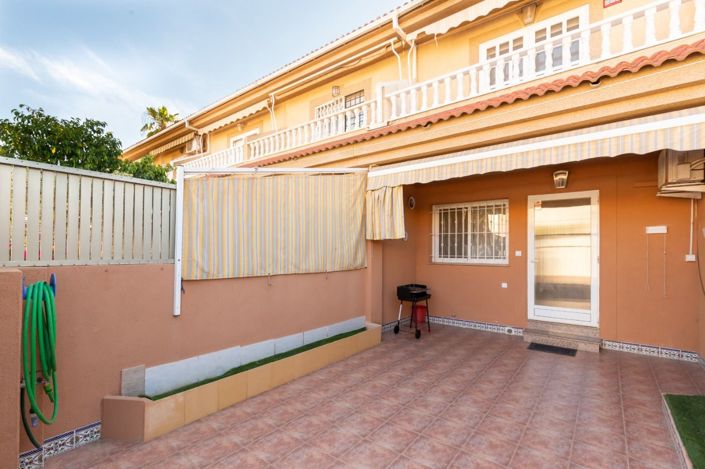 Image No.1-3 Bed Townhouse for sale