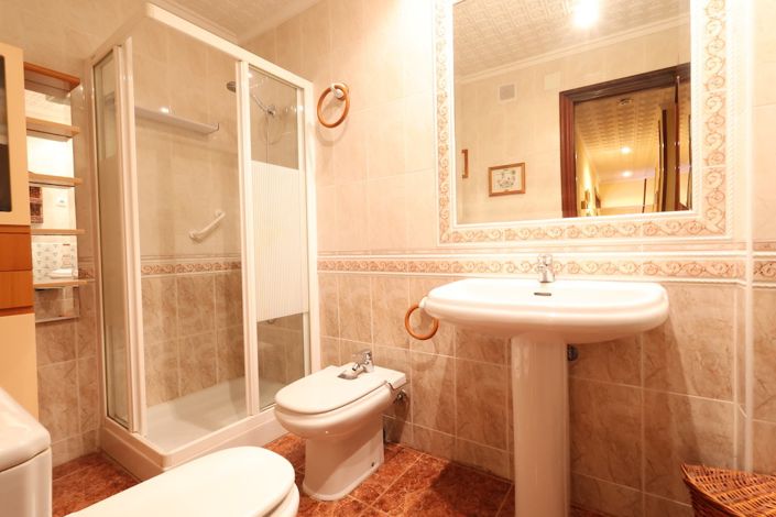 Image No.14-3 Bed Apartment for sale