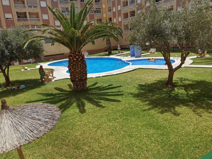 Image No.1-Appartement de 2 chambres à vendre à Torrevieja