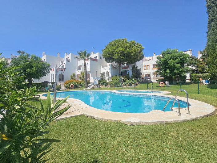 Image No.1-Maison de ville de 4 chambres à vendre à Estepona