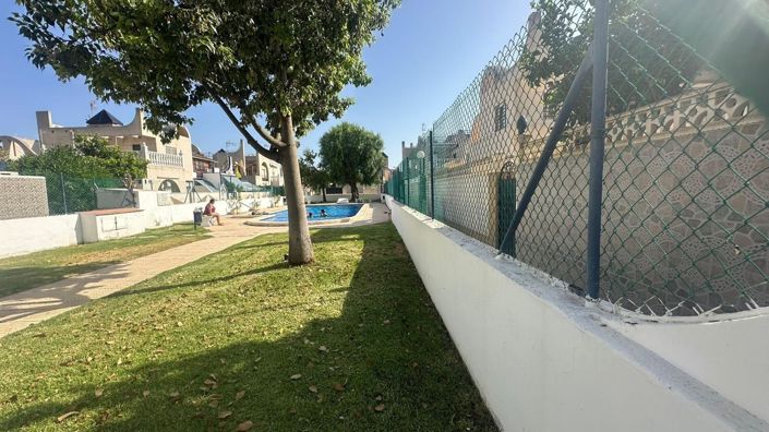 Image No.1-3 Bed Townhouse for sale