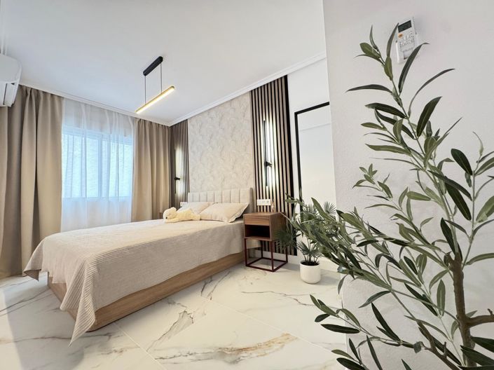 Image No.24-4 Bed Apartment for sale