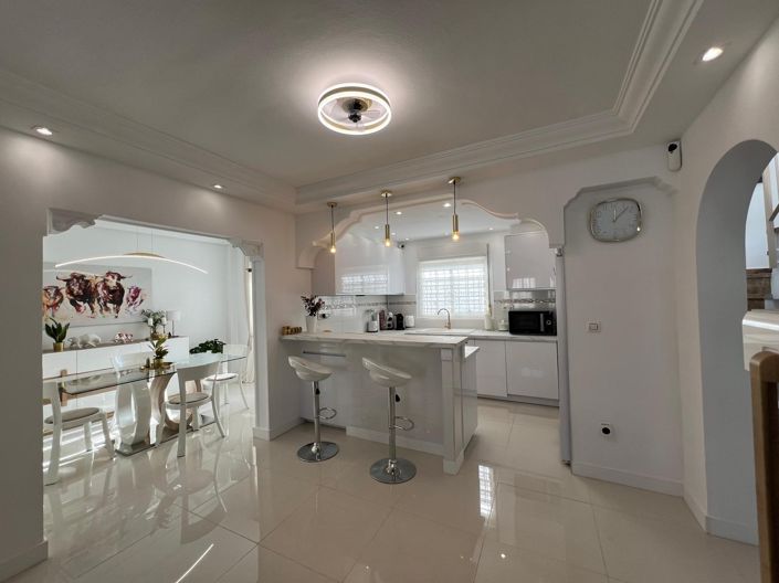 Image No.4-5 Bed Villa for sale