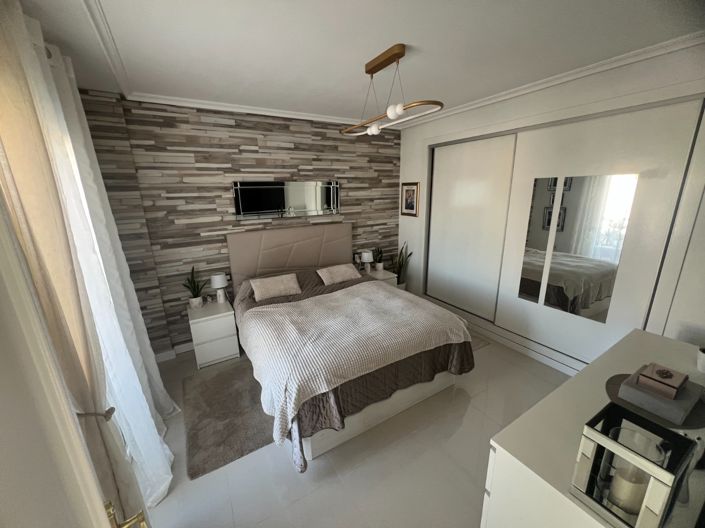 Image No.9-5 Bed Villa for sale