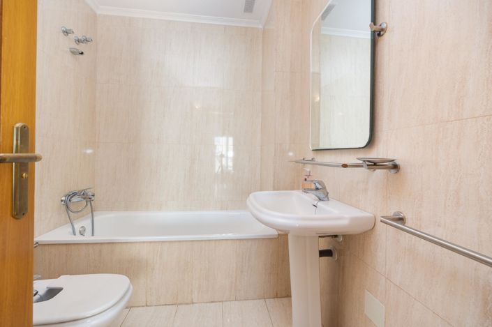 Image No.36-3 Bed Apartment for sale