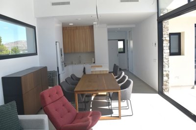 2024-09-25-114424-scaled