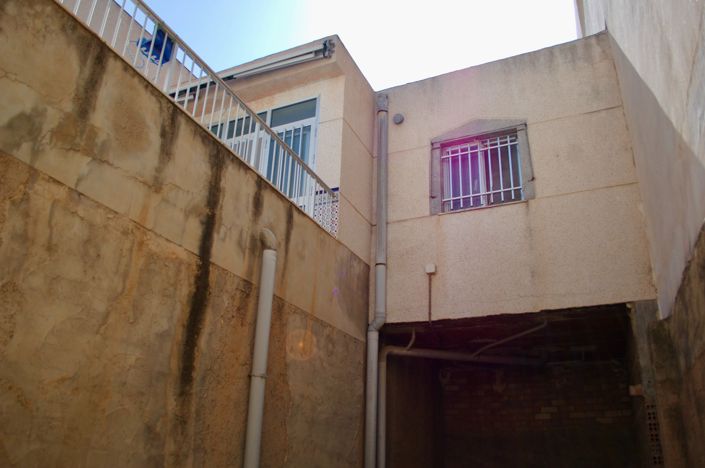 Image No.13-5 Bed Townhouse for sale