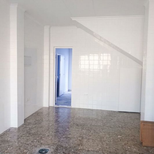 Image No.20-6 Bed Townhouse for sale