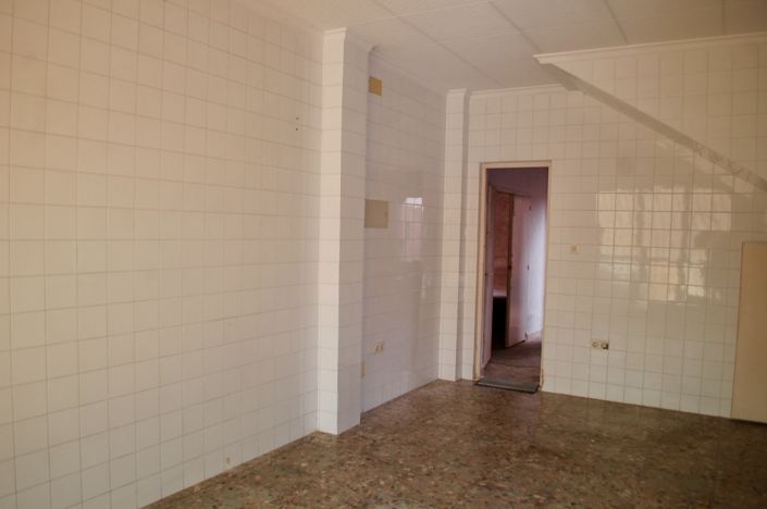 Image No.40-5 Bed Townhouse for sale
