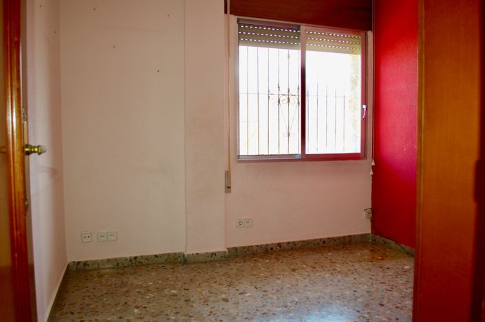 Image No.44-5 Bed Townhouse for sale