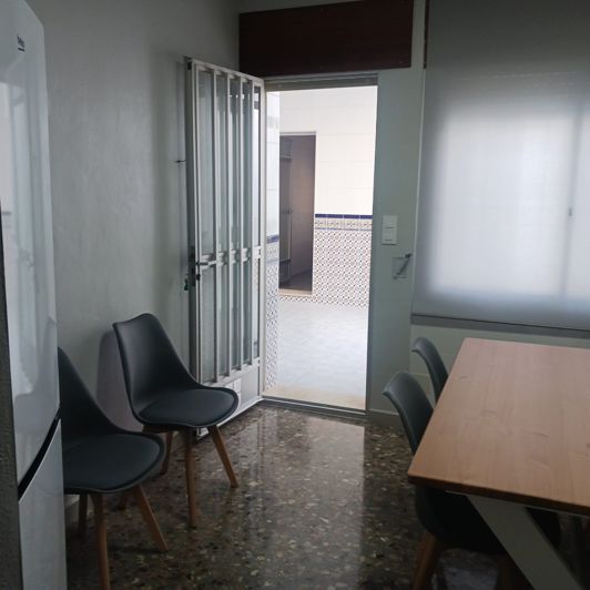 Image No.45-6 Bed Townhouse for sale