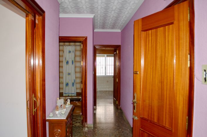 Image No.50-5 Bed Townhouse for sale