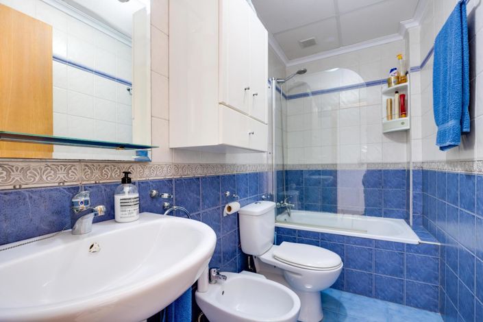 Image No.14-2 Bed Property for sale