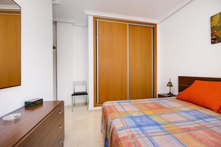 Image No.20-2 Bed Property for sale