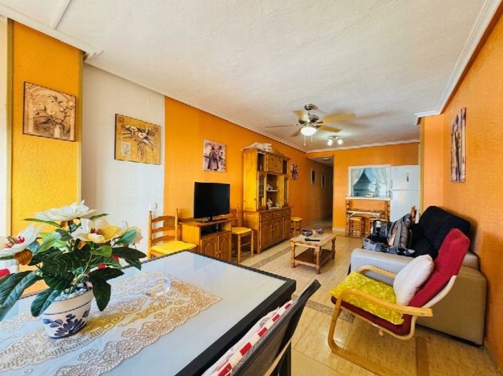 Image No.2-Appartement de 2 chambres à vendre à Torrevieja