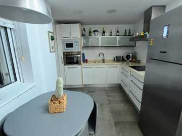 10-bb915d1cb19341576dcdc994b81ab9c5