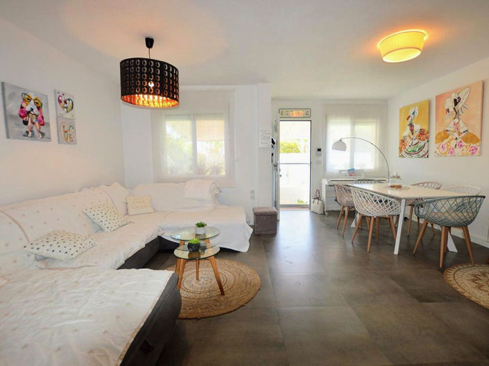 Image No.8-3 Bed House for sale