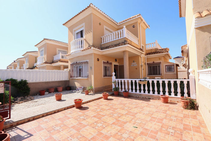 Image No.1-3 Bed House for sale