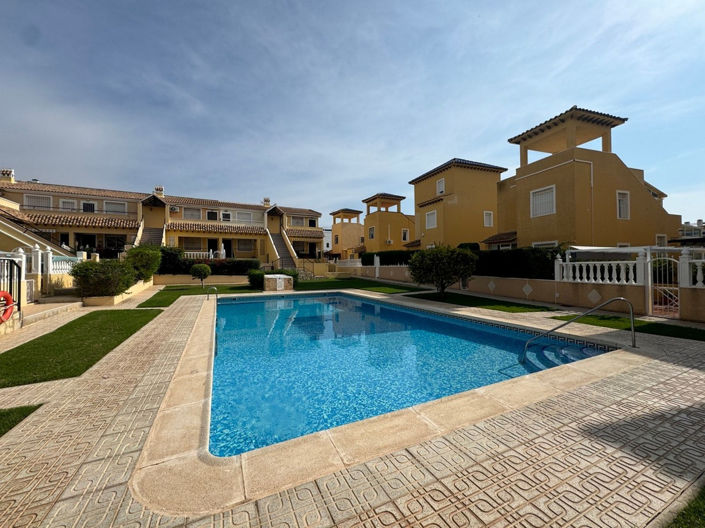 Image No.1-Appartement de 2 chambres à vendre à Villamartin