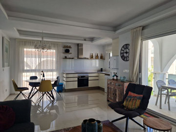 12-53013098fcab6c38b1379cd33298e050