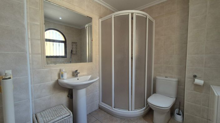 Image No.20-3 Bed Villa for sale