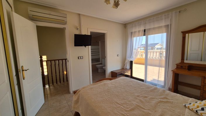 Image No.40-3 Bed Villa for sale