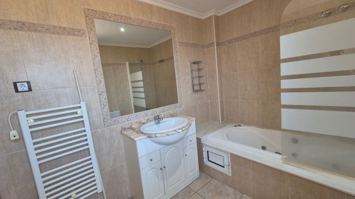 Image No.42-3 Bed Villa for sale