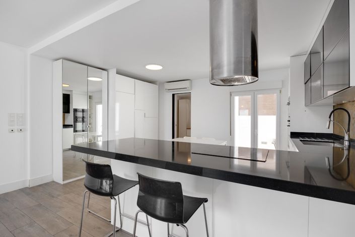 Image No.12-2 Bed Villa for sale