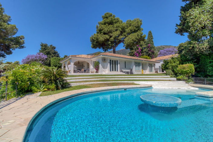 Image No.1-6 Bed Villa for sale