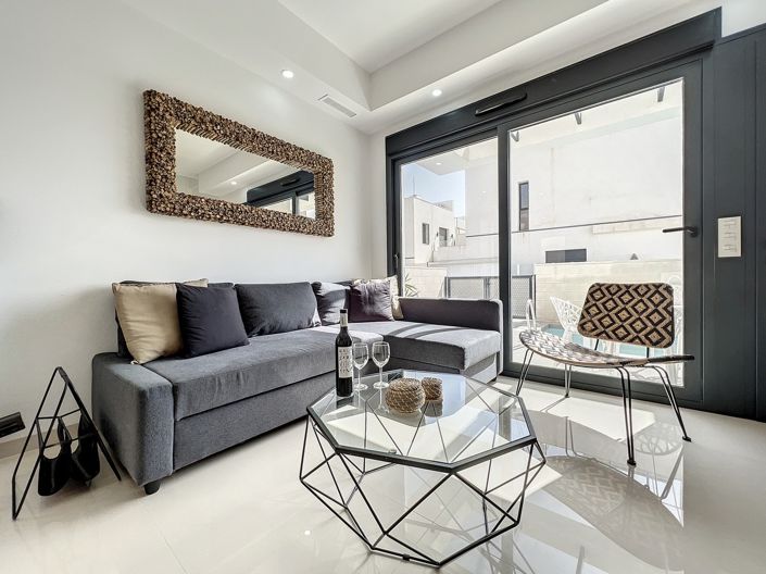 Image No.5-3 Bed Property for sale