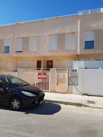 Image No.1-3 Bed Townhouse for sale