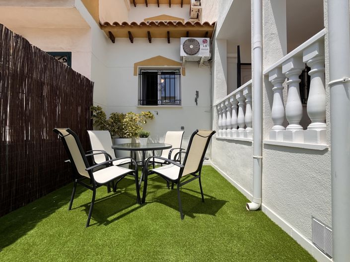 Image No.19-3 Bed Townhouse for sale